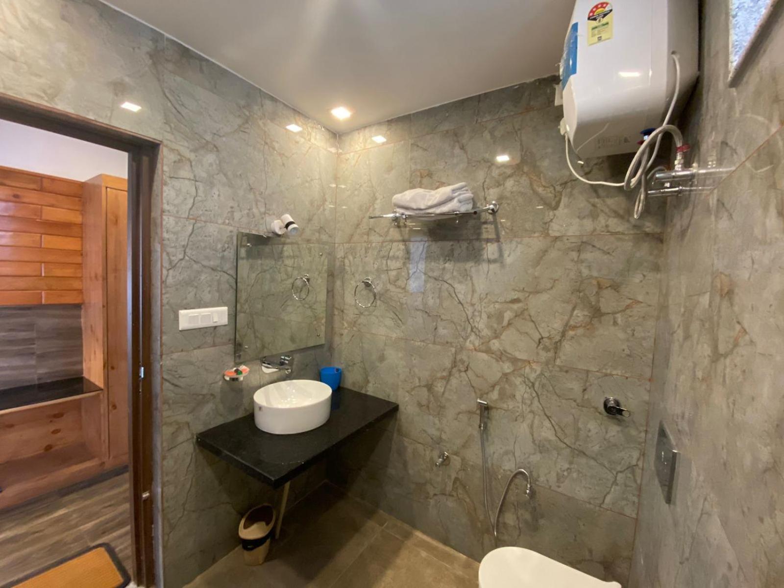 Bhīm Tāl The Aesthetic Hotel & Restaurant מראה חיצוני תמונה